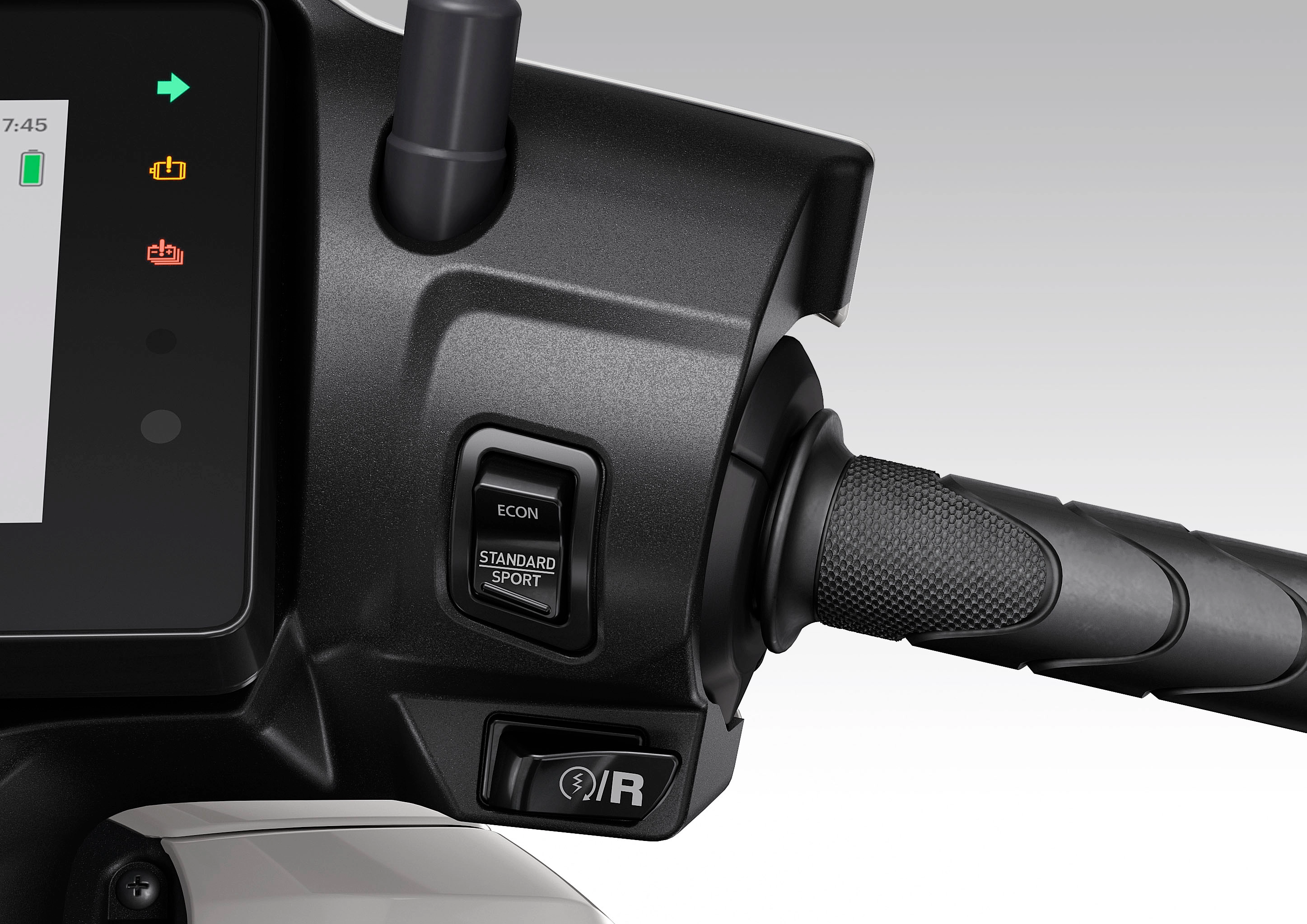 Sesuaikan karakter tenaga motor (Standard, Sport, atau Econ) sesuai dengan kondisi jalan.